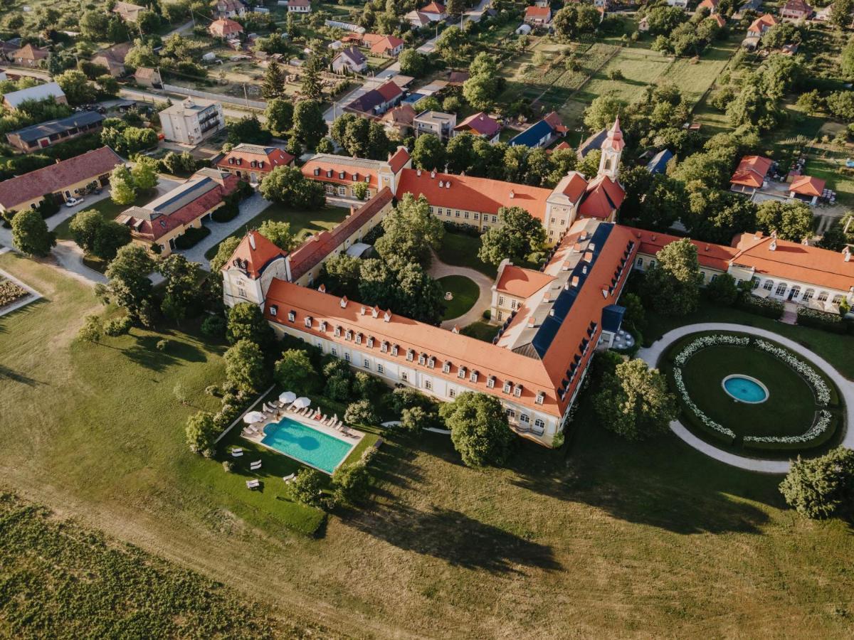 Hotel Chateau Bela Dış mekan fotoğraf